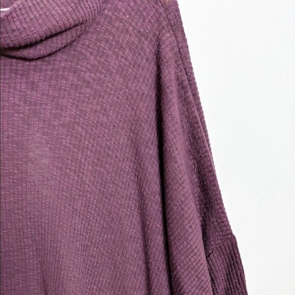 ✨ Free People Beach World Traveler Cowl Neck Open Back Pullover Sweater✨ - Picture 5 of 7